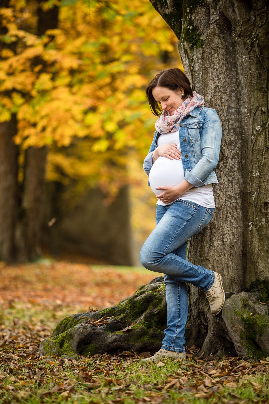 babybauchfotos-babybauchserie-schwangerschaft-fotografin-park-innsbruck-tirol