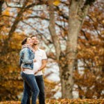 paarfotoshooting-babybauchfotos-herbststimmung-fotografin-schloss-ambras-innsbruck-tirol