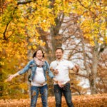 paarfotos-babybauchfotos-herbstshooting-freude-fotografin-schloss-ambras-innsbruck-tirol