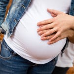 verlobungsring-heiratsantrag-paarshooting-babybauch-detailaufnahme-fotografin-innsbruck-tirol