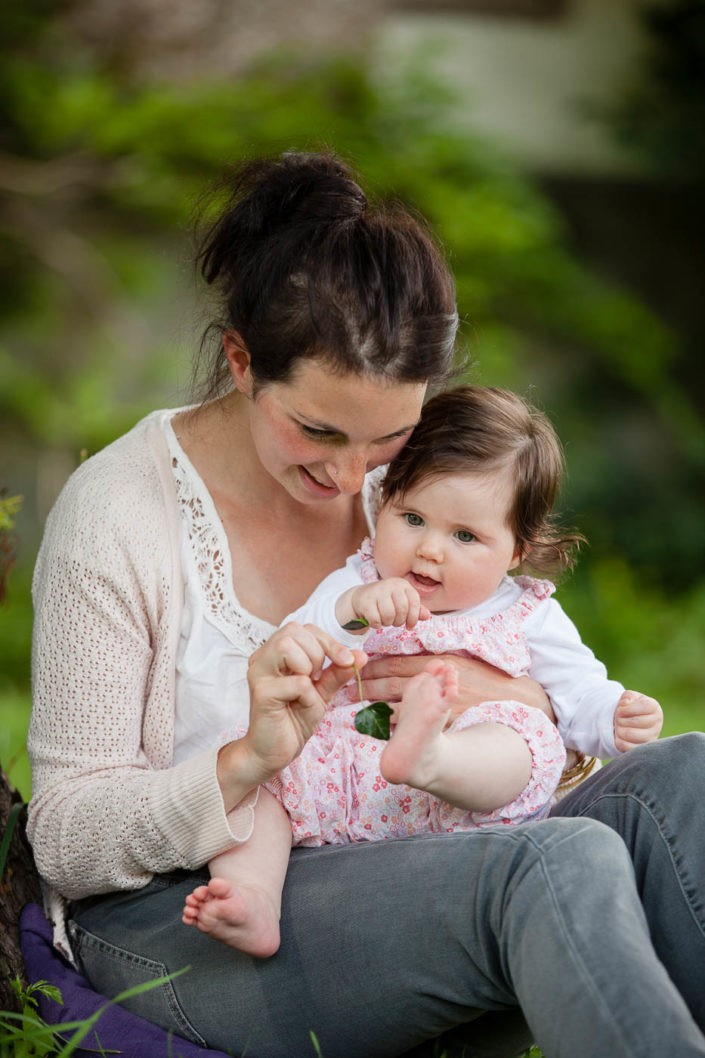 babyfotos-babyfotoserie-mama-mit-kind-fotografin-innsbruck-tirol