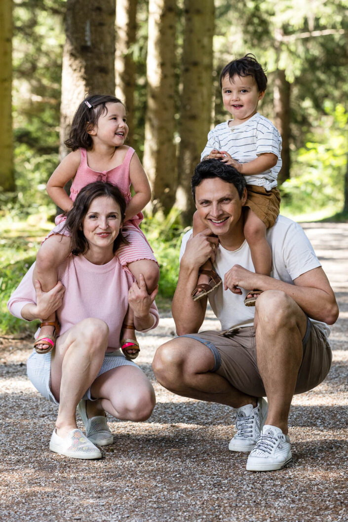 familienfotos-familienshooting-kinderfotos-geschwisterfotos-fotografin-innsbruck-tirol