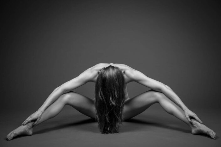 aktfotos-aktfotografie-frauenakt-dessousfotos-fotografin-innsbruck-tirol
