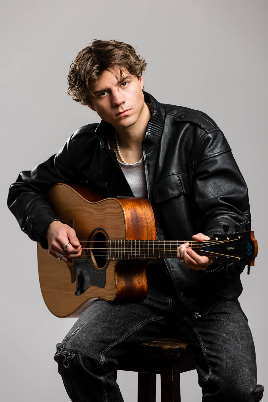 portraits-portraitfotos-musiker-musikerportrait-gitarrist-kuenstlerportraits-fotografin-innsbruck-tirol