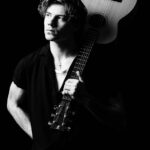 portraits-portraitfotos-musiker-musikerportrait-gitarrist-kuenstlerportraits-fotografin-innsbruck-tirol