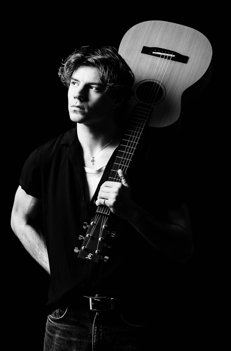 portraits-portraitfotos-musiker-musikerportrait-gitarrist-kuenstlerportraits-fotografin-innsbruck-tirol