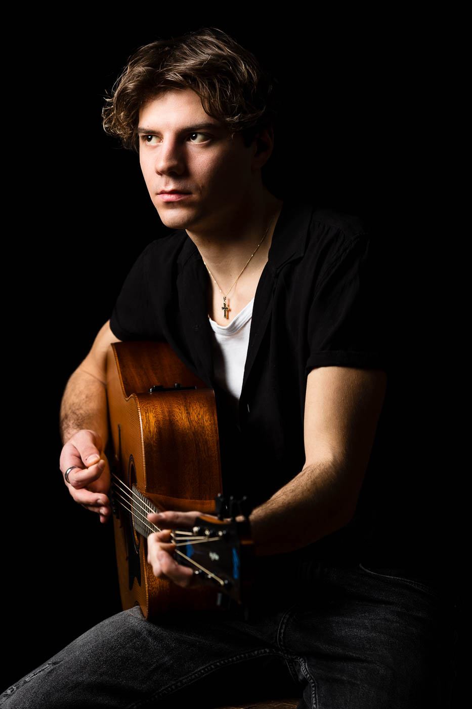 portraits-portraitfotos-musiker-musikerportrait-gitarrist-kuenstlerportraits-fotografin-innsbruck-tirol